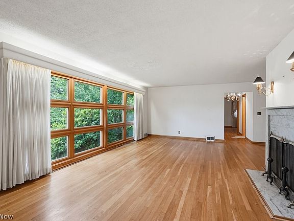 5th image of 21 Hampshire Rd