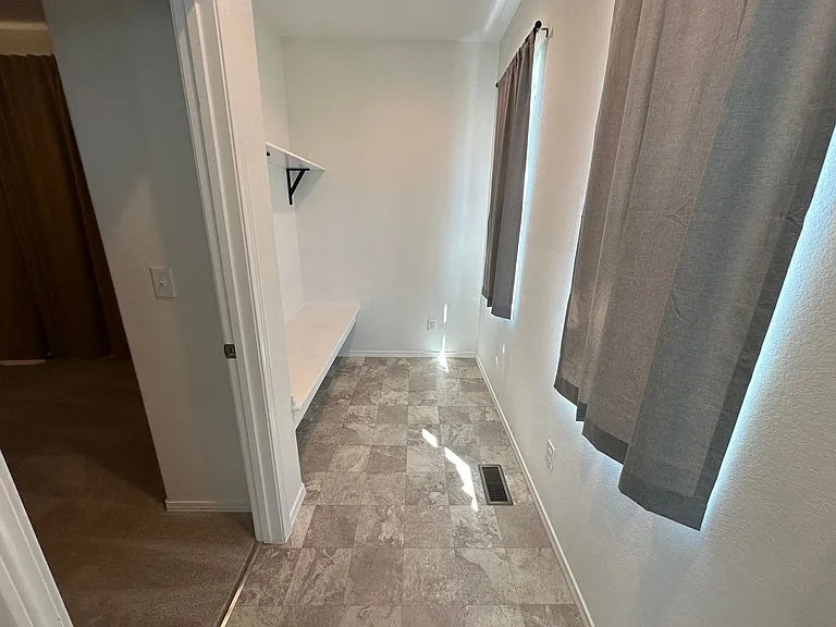 7226 Rim Bluff Ln — Photo 14