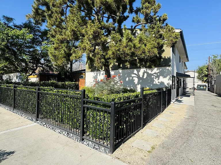 1916 Keeler St #B — Photo 25