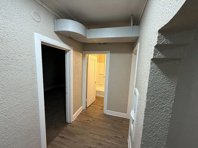 4252 N Teutonia Ave — Photo 4