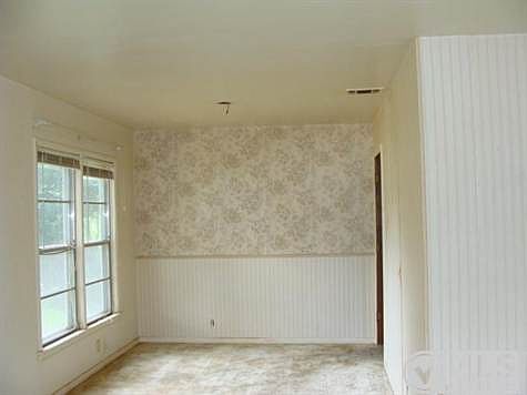 2nd image of 409 Pine Oak Ave