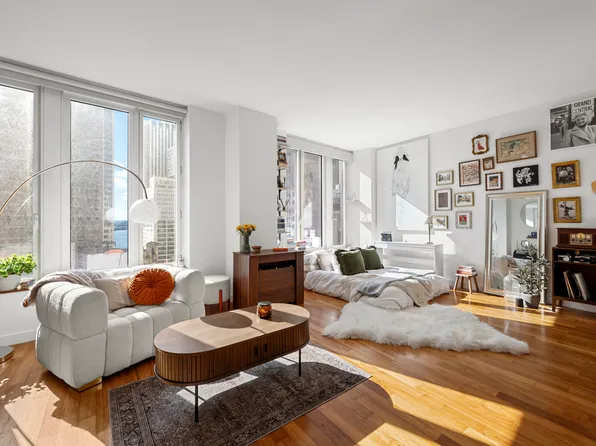 15 William Street image 1 of 10