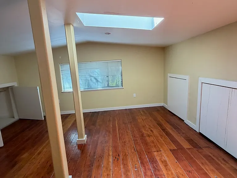 838 Shrader St — Photo 7