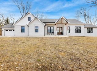 1604 Timber Rdg, Columbia, IL 62236
