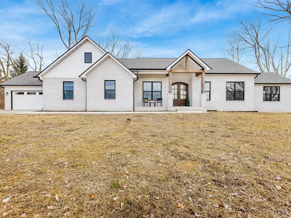1604 Timber Rdg, Columbia, IL 62236