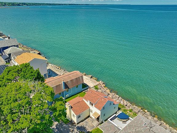 2nd image of 374 Lake Rd