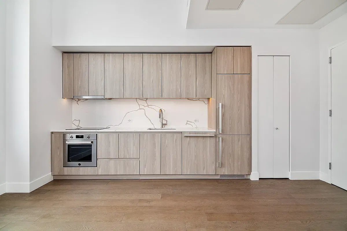 200 East 23rd Street — Photo 2