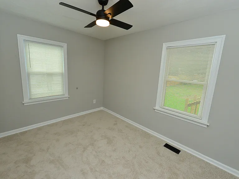 119 Jacquelyn Dr — Photo 15