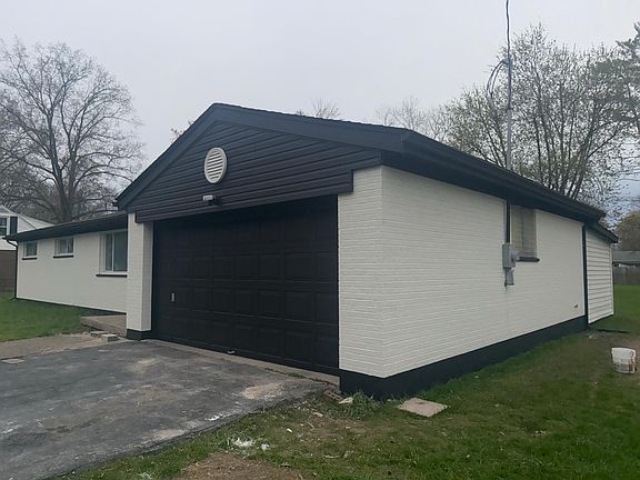 2nd image of 3953 Youngman Dr