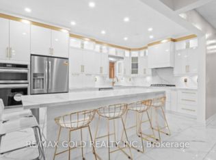 19 Attview Cres, Brampton, ON L6P 2R5
