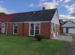 314 Cherokee Village Dr, Kingsport, TN 37660