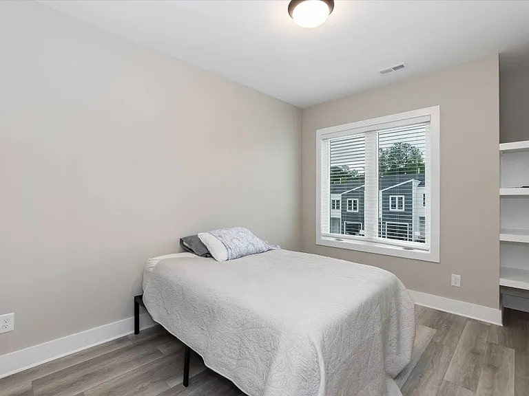 2121 Titanium Rock Rd — Photo 11
