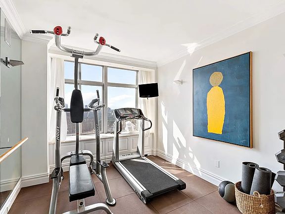 5th image of 188 E 64th St #3401/3402