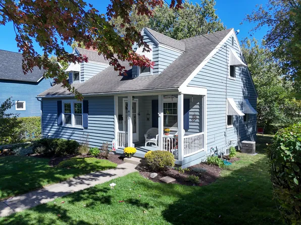 415 S Jefferson St, Woodstock, IL 60098