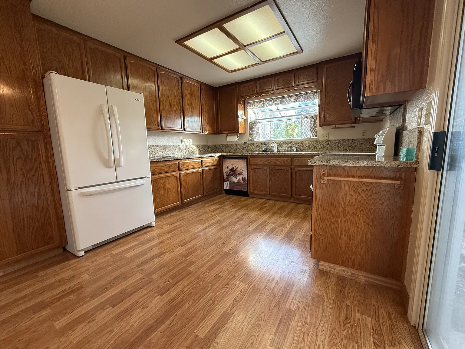 3 bed, 1700 sqft, $2,980 — Photo 3