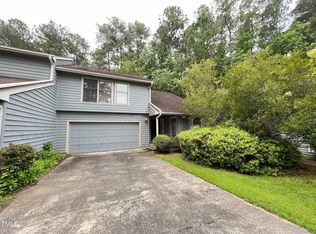 10 Clover Dr, Chapel Hill, NC 27517