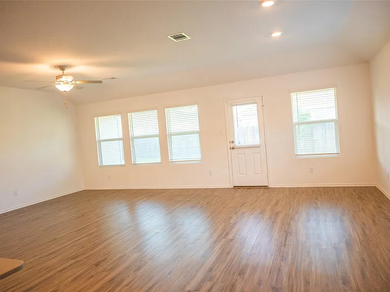 423 Bluejack Way — Photo 10