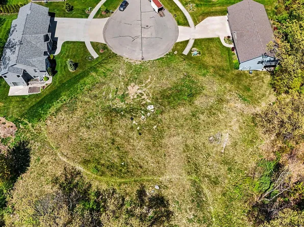 4277 Trail View Dr NE, Grand Rapids, MI 49525