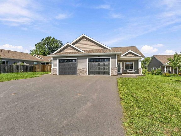 2nd image of 23 Selena Ct