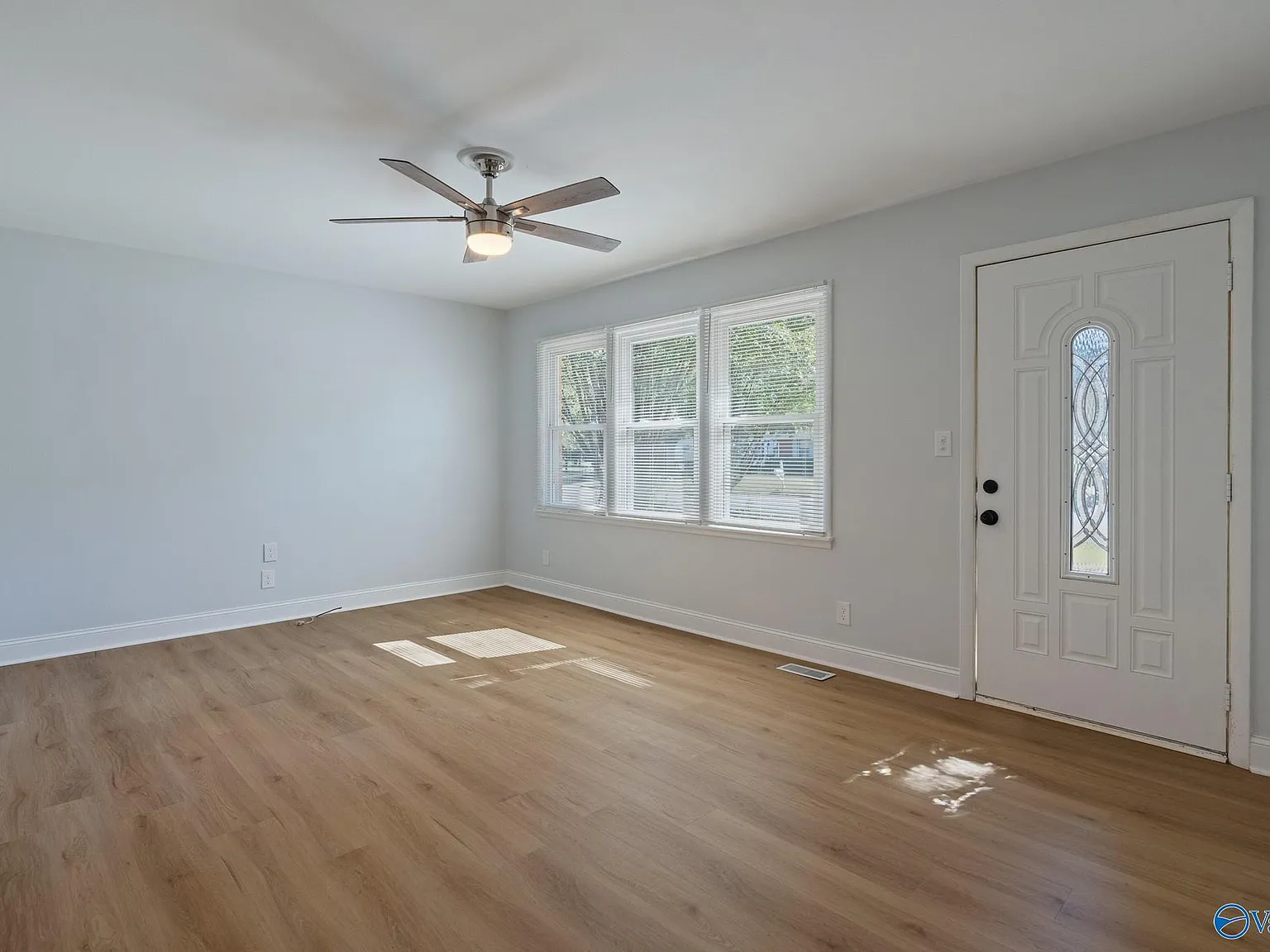 3 bed, 1.5 bath, 1133 sqft, $1,650 — Photo 4