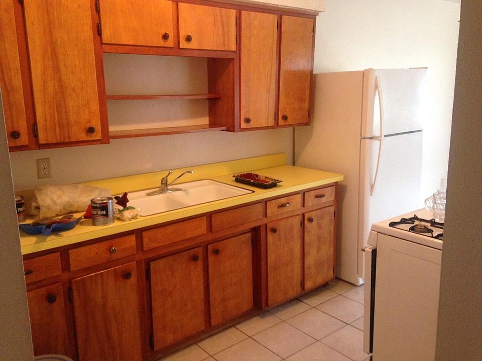 1st image of 613 Bluebonnet Ln