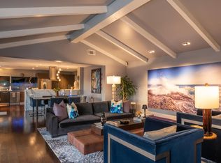 7034 Macapa Dr, Los Angeles, CA 90068