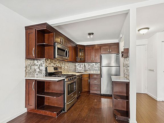 5th image of 300 Rector Pl APT 3J