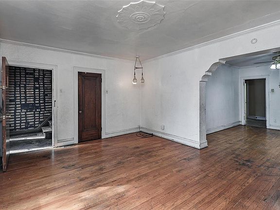 4th image of 7241 Amherst Ave