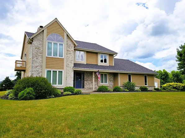 W291S6773 East Woods COURT, Mukwonago, WI 53149