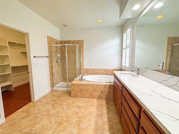 5th image of 1655 Montrose Ln