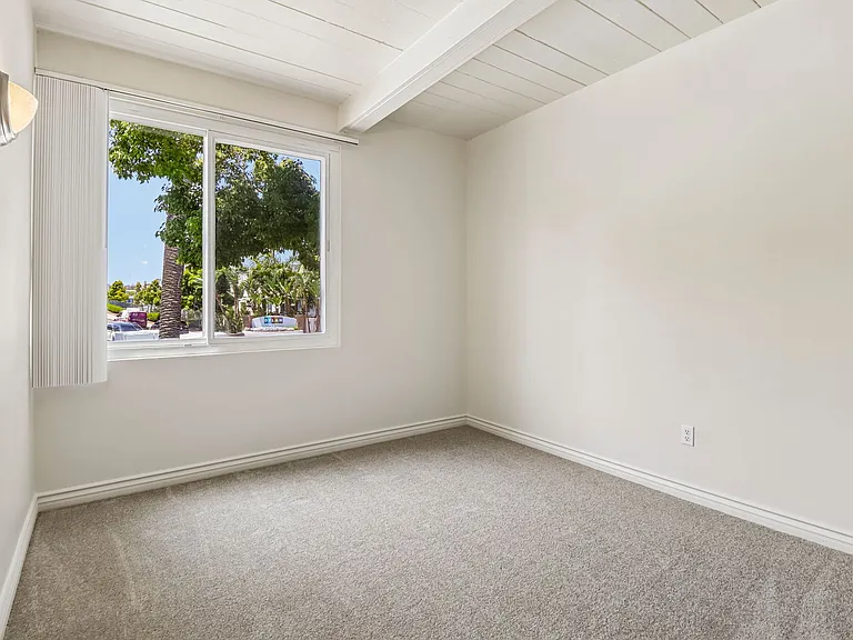 Loma Palisades — Photo 20