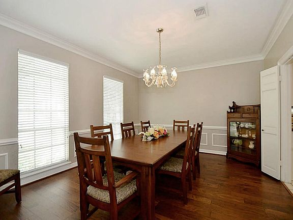 4th image of 863 Shillington Dr