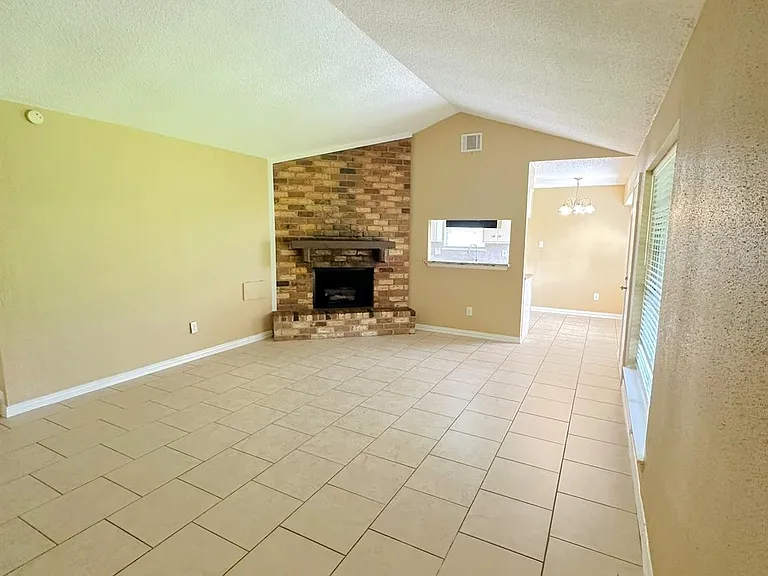 12210 Roandale Dr — Photo 9