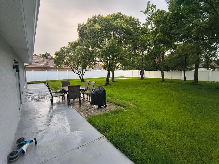 24 Felwood Ln — Photo 2