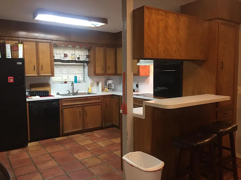 2020 Mary Ave — Photo 4
