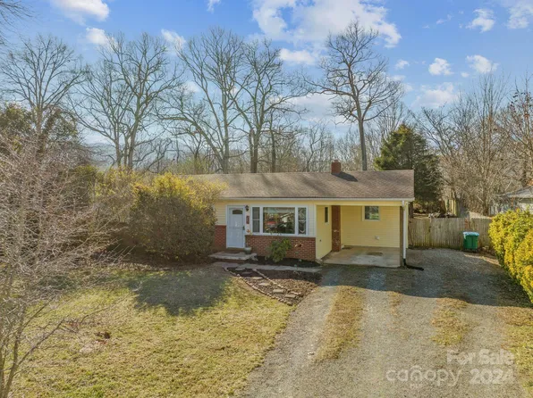 207 Sherwood Rd, Swannanoa, NC 28778