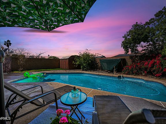 3rd image of 7102 W WILSHIRE Drive