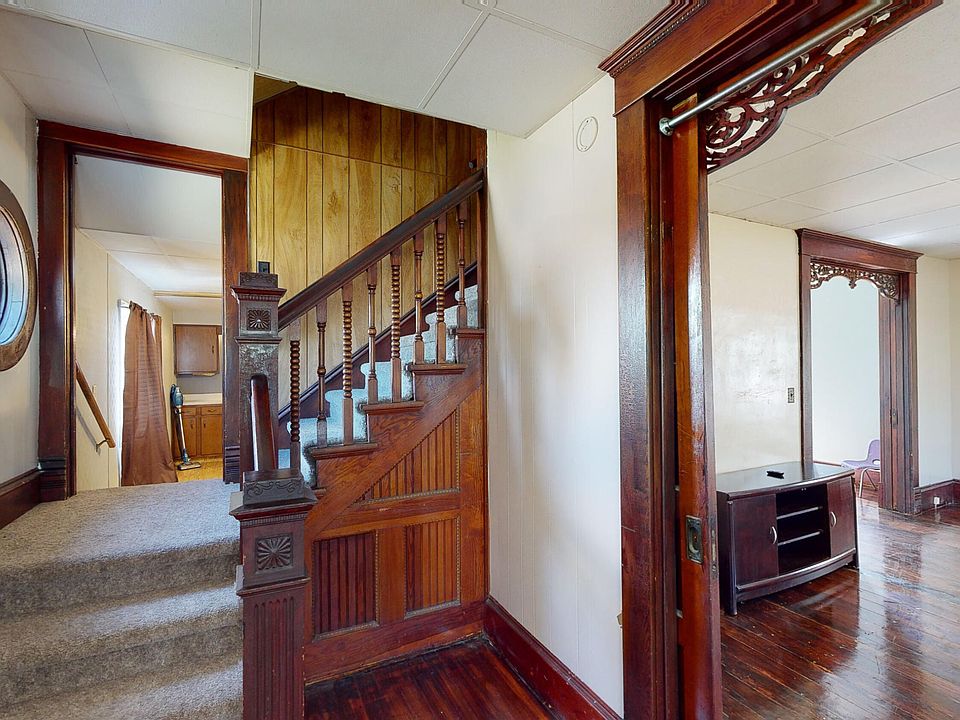 402 College Ave N, Wessington Springs, SD 57382 MLS 23104 Zillow