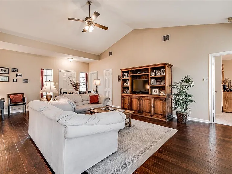 7414 Whistlestop Dr — Photo 19