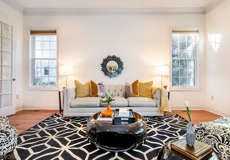 3 Christopher Ct — Photo 3