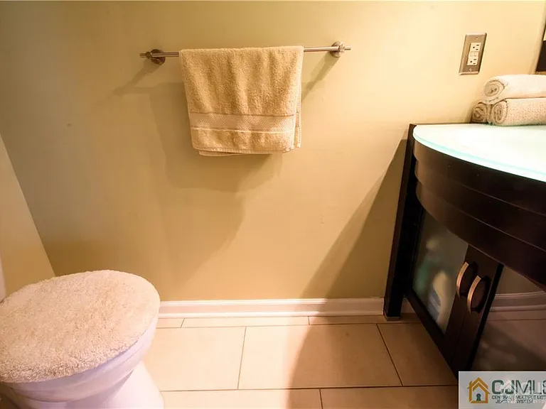 123 Pear Tree Ln — Photo 6