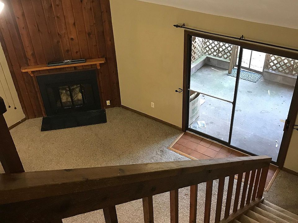 High ceilings and porch