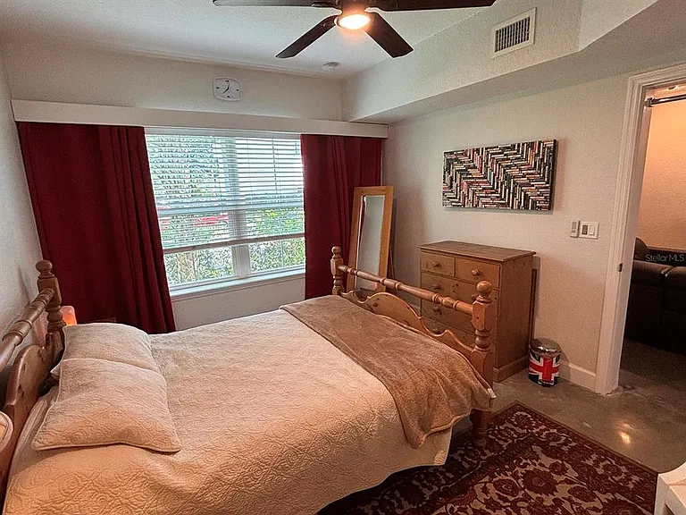 304 E South St #1020 — Photo 10