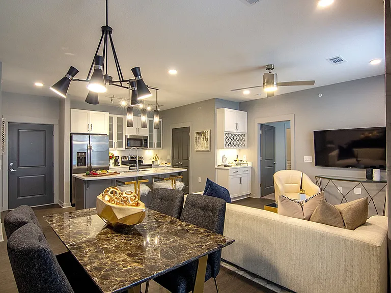 The Pointe North Hills — Photo 34