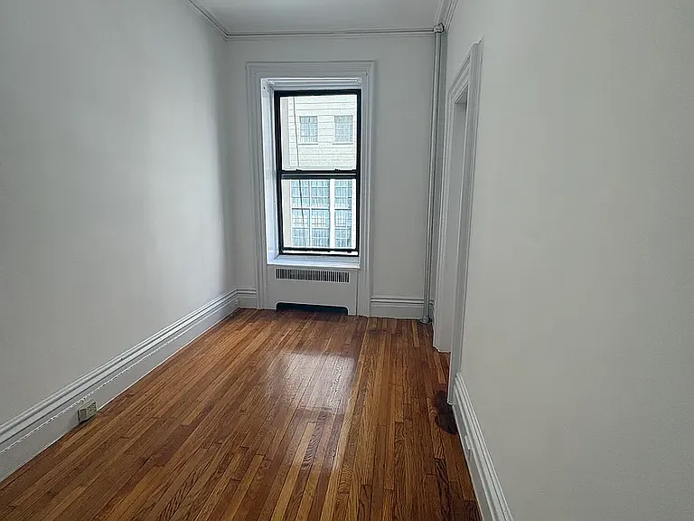 42 W 56th St #3A — Photo 9