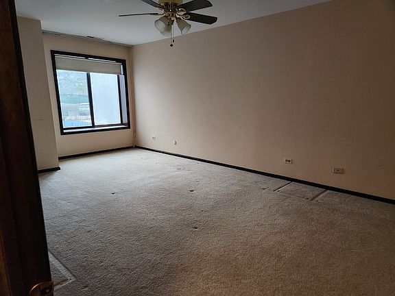 4th image of 9242 Gross Point Rd APT 107