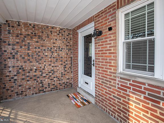 3rd image of 2724 S Darien St