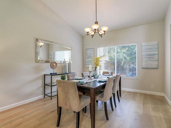 5th image of 1736 Jonathan Ave