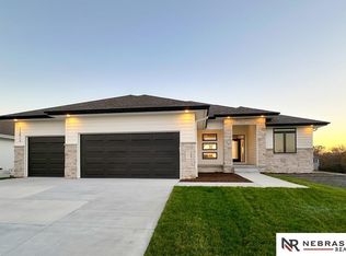 12813 Cooper St, Omaha, NE 68138