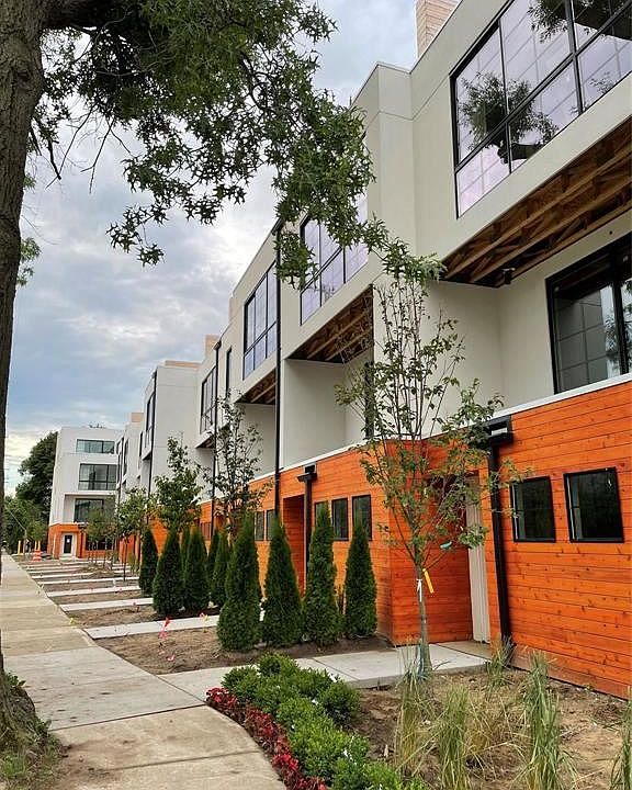1st image of 533 E Harrison Ave #11